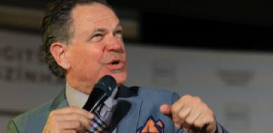 Kurt Elling magyar big banddel lépett fel a harmadik Jazz és Bor Fesztiválon